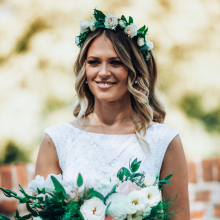 Hajdísz: koszorú élő virágból