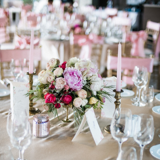 Tavaszi Asztaldíszek kehelyben