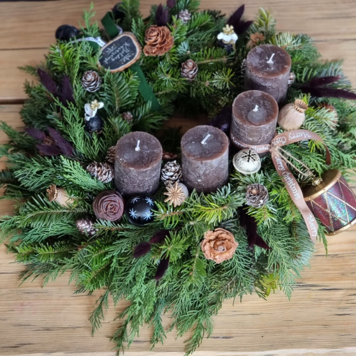 Love Black Adventi koszorú