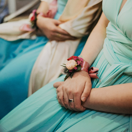 Csuklódísz élő virágból